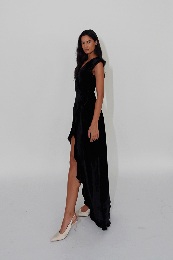 BLACK VELVET MUSE DRESS2